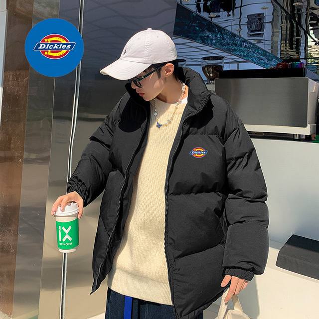 Dickies 迪克斯海外基础款立领羽绒棉服外套，男女同款 Dk经典Logo，永不过时，特别火的一款面包服，纯天然手塞羽绒棉填充，每个部分都饱满，给人温暖的视觉