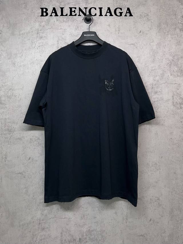 Balenciaga巴黎世家顶级版本1:1官网品质 25Ss彩色闪粉麦穗刺绣涂鸦，后幅字母彩色手绘涂鸦色彩色短袖T恤 全件定位洗水割破设计，不规则的全身割破设计