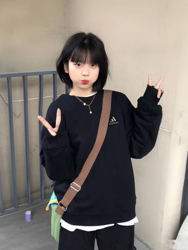 原版质量 500克奥利绒阿迪达斯Adidas500克加绒圆领卫衣情侣款男女同款黑色圆领卫衣 加绒卫衣500克 最小码达到466克 是目前市场最高规格质量的也是市