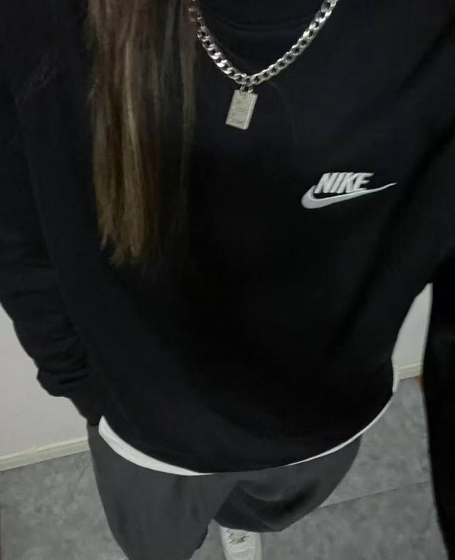 供 重磅刺绣！ 另外有加绒版本+10 耐克 Nike基础款圆领卫衣 情侣款 面料采用华棉面料 质量简直就是这个面料舒适绿色环保健康！卖的放心穿得安心！进口机器印