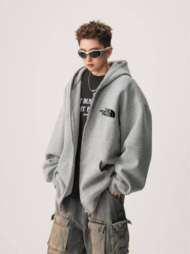 重磅刺绣！ 另有加绒版本+10 北面 The North Face 百搭落肩宽卫衣连帽华棉开衫外套 春秋百搭必备时尚单品 ，不起球不掉色，采用万针刺绣Logo。