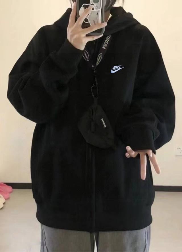 重磅刺绣！ 另有加绒版本+10 耐克Nike百搭落肩宽卫衣连帽华棉开衫外套 春秋百搭必备时尚单品 ，不起球不掉色，采用万针刺绣Logo。 灰色干净有气质 不挑人