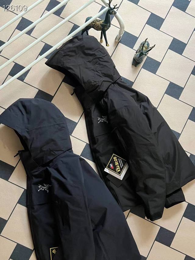 新款上新 细节图 顶级原单高品质鹅绒羽绒服！帽子可拆卸！ 河北海外订单流出！ 给你最顶的穿衣体验！ 终于品质 始于态度！ Arcteryx 始祖鸟Macai J
