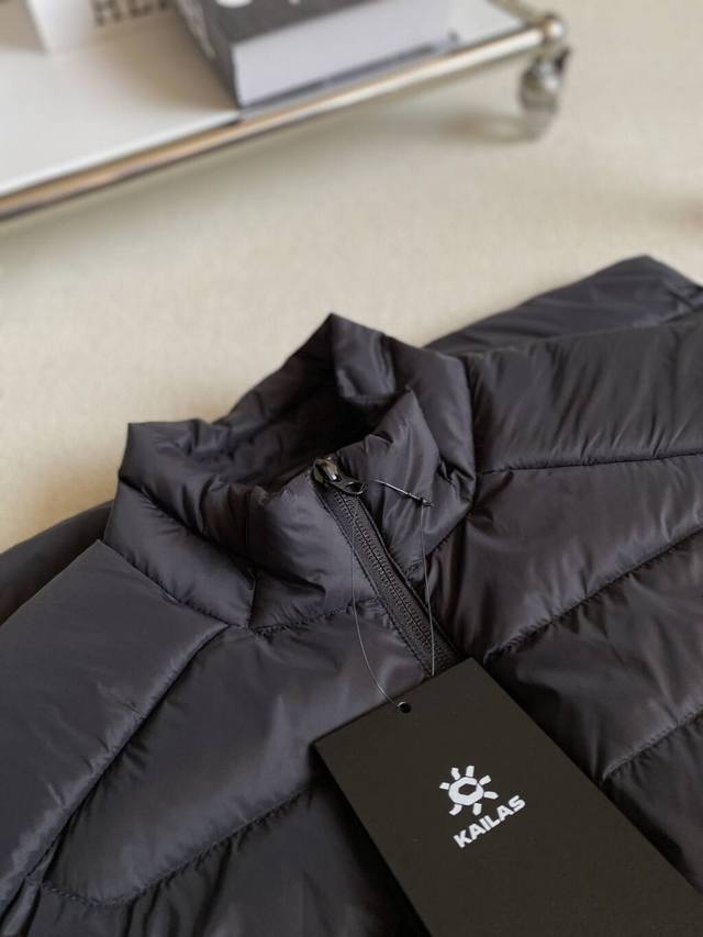 新款上新 细节图 Kailas凯乐石男女情侣款冬季保暖男士立领鹅绒马甲！含绒量80％白鹅绒。超值闭眼入的高端产品。一件单穿百搭，非常的实用、厚度适中、舒适宽松、