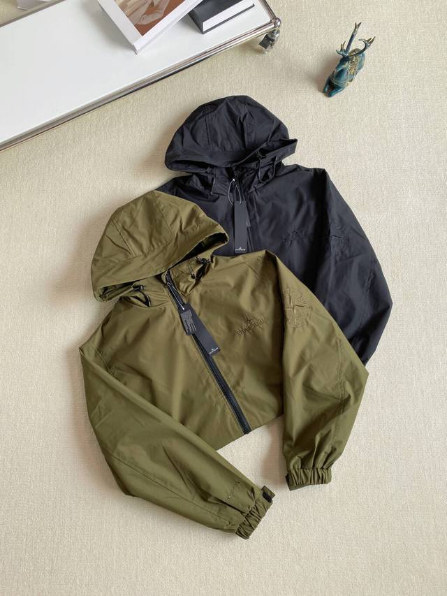 新款上新 细节图 顶级版本 Stone Lsland 石头岛25Ss刺绣多功能防水防风户外冲锋衣三合一外套！内附两排拉链加内衬摇粒绒内胆，即保暖又可拆卸单穿！可