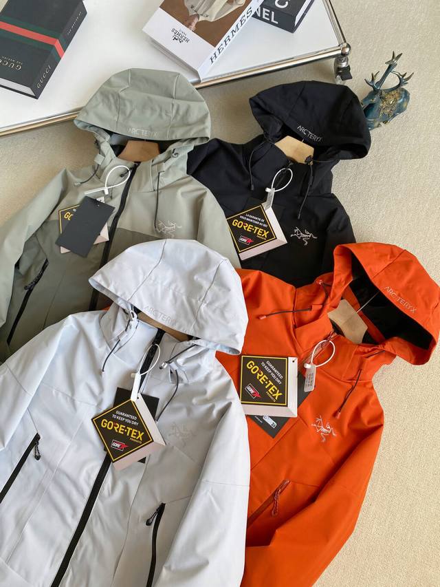 新款上新 细节图 高品质 轻量硬壳户外冲锋衣！Arc'teryx叽叽叽羽绒内胆三合一冲锋衣！Arc'teryx始祖鸟 Sawyer Hoody 防风 羽绒服两件