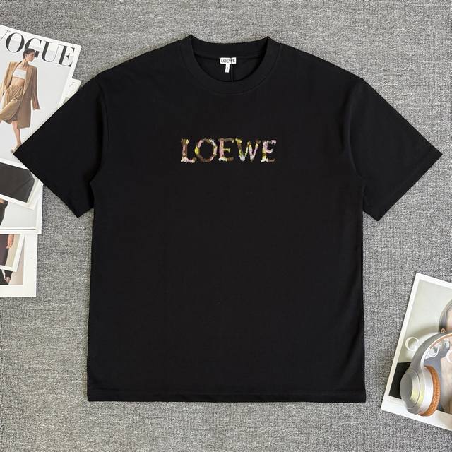 A666 当天到货 现货现配 Loewe 罗意威 高品质320克圆领短袖T恤 品牌经典 简约拼色刺绣字母Logo 2026Ss早春官方同步 高版本 高品质 时尚