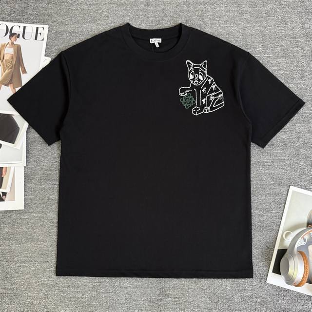 A663 当天到货 现货现配 Loewe 罗意威 高品质320克圆领短袖T恤 品牌经典 小猫毛线球拼接刺绣字母Logo 2026Ss早春官方同步 高版本 高品质