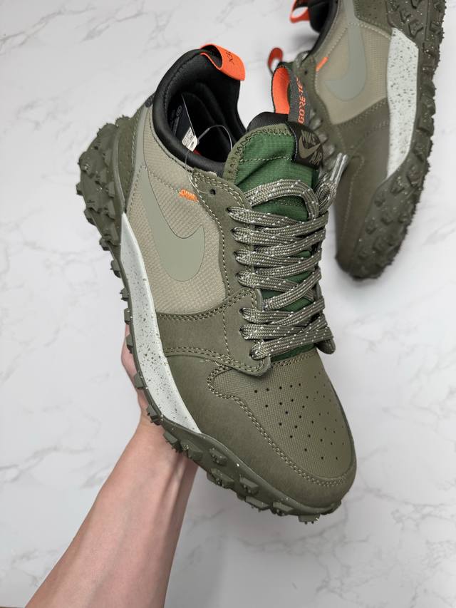 合作私 Air Jordan 1 Element Gore-Tex 经典耐用 低帮跑步鞋 将现代匠心工艺与精致的传统风格设计元素结合 造就了这双运动感十足的流线