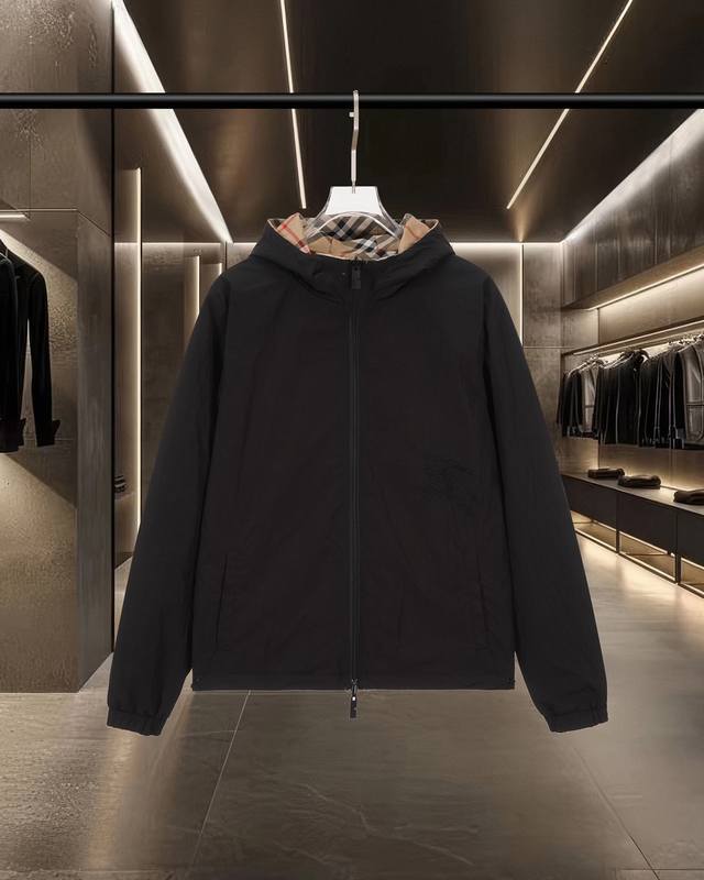 Bur 巴宝莉 Burberry爆款来袭 双面两穿及腰短款 Vintage 格纹 王牌货品，双面穿复古菱格格纹连帽夹克外套，双面穿格纹复古的时髦 ，永远都不褪流