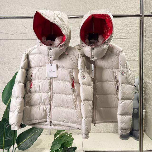 Moncler 蒙口Maya 玛雅男女同款羽绒服情侣款加厚保暖撞色羽绒外套 上海国金专柜采版11200块大洋，不负众望，只要你有销售渠道，这是可以支撑你卖原价的