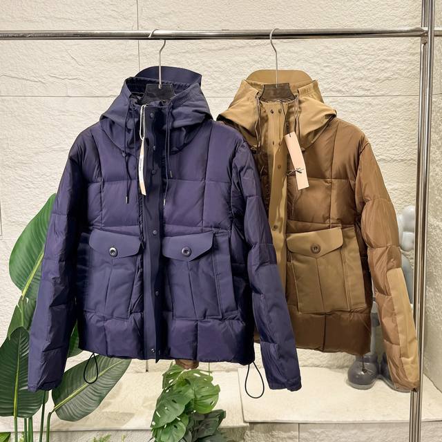 Ten C 意大利男女款 蓬松度白鸭绒面包服外套男士情侣款羽绒外套 来自意大利的 Tenc 是由 Alessandro pungetti 和 paul Harv