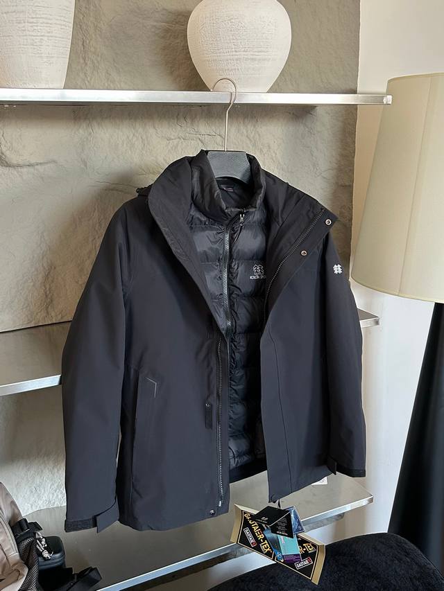 供 男款 可隆Kolon Sport羽绒三合一 柜子刚上的新款，到货就卖爆了，初冬的第一件冲锋衣！！奶呼呼的颜色，三色都超级亮眼！ Kolon Sport 可隆