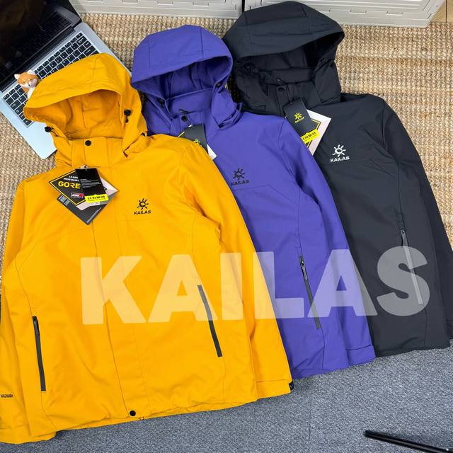 供 控价 Kailas凯乐石冬季户外高性能冲锋棉服外套 胸前Kailas凯乐石Logo刺绣 谁能拒绝一件把户外硬核科技揉进日常穿搭的棉衣？凯乐石这波直接把 “保