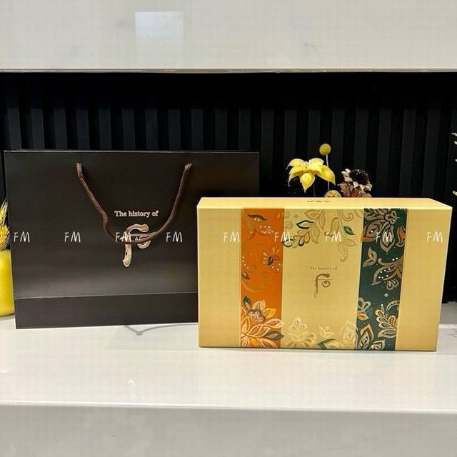 特价： 韩国Whoo后天气丹七件套 新款天气丹来了+新增了一个很贵的8Ml精华提拉紧致+再生细胞+高效修复+改善肌肤暗沉+深层补水+美白去黄等等，出了名很全面的