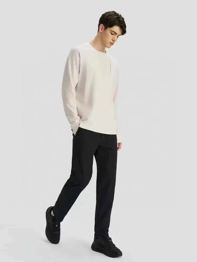 控 # 上新# 加绒加厚！ 原单好货！ Descente迪桑特Dualis系列都市通勤男士梭织运动长裤冬季新款 T40四面弹超细摇粒复合，纳米防水，保暖透气，不