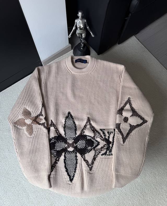 Lv 路易威登 25Fw滑雪圆领粗针提花针织衫 百分百对Yb面料 洗水标：100%Wool 颜色：杏色 码数：S M L Xl