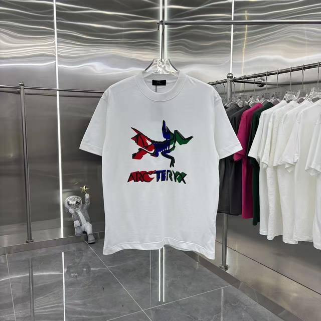 鸟牌 2026春夏新款 个性刻字模 圆领短袖T恤 上身超舒服男女同款 S M L Xl Xxl 五个码 黑色 白色