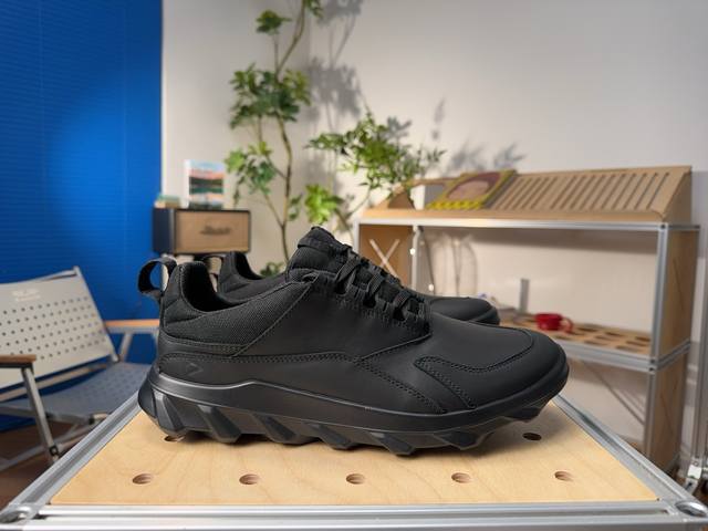 Ecco爱步 驱动 牛皮革 圆头舒适系带 低帮 生活休闲鞋 男款 黑色 尺码：39-44