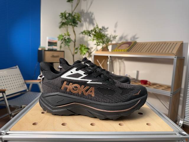 Hoka One One Bondi 9 Wide 邦迪九代舒适防滑耐磨低帮休闲跑步鞋 尺码：36 36.5 37.5 38 38.5 39 40 40.5 4