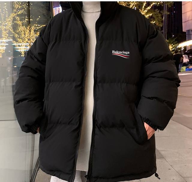 巴黎世家经典立领棉服 Balenciaga 巴黎世家经典Logo棉衣面包服宽松羽绒棉服外套 男女同款 货足使劲推 A8909 可推宝！巴黎经典Logo 基础色调