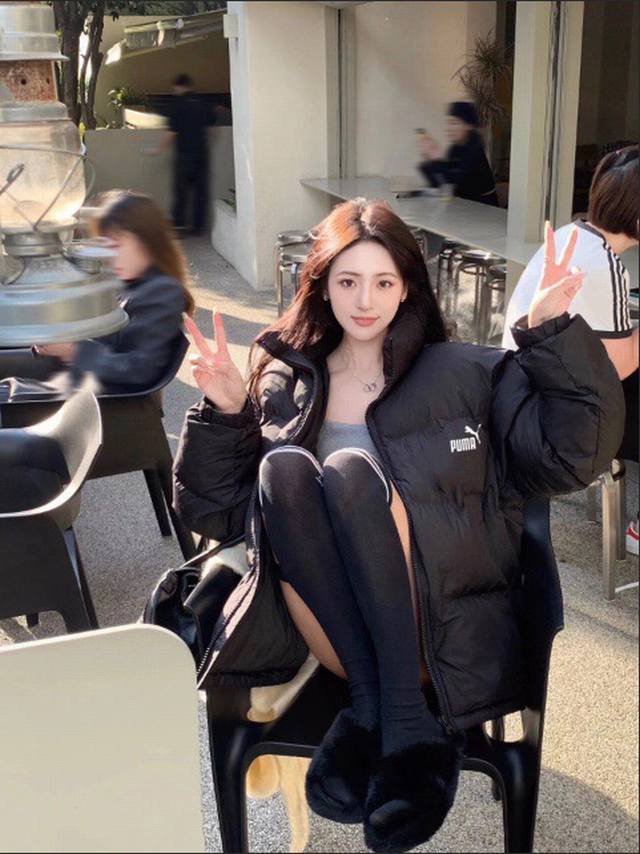 彪马puma棉服男女款潮流百搭23Ss冬季高品质加厚男女棉服 爆款上新！冬季衣橱必备的一款人气棉衣 上身超级好看. 经典黑色可选 超多选择 男女都能穿 插肩袖立