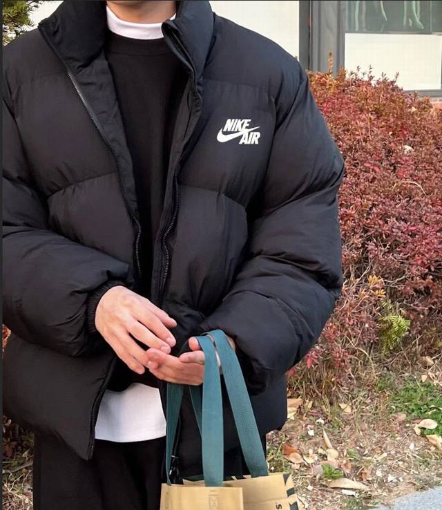 Nike Air 耐克限定宽松羽绒棉衣棉服面包服 高频次冲棉 走线完美 质量天花板 不厚不暖你来骂我 百搭好穿 上身细腻 男女可配 Color：黑色 Size：
