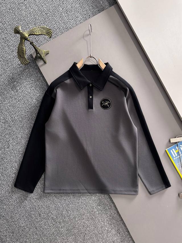 始祖鸟独家首发25Ss秋冬新款翻领卫衣长袖男女同款 众多明星同款 一般小作坊根本复制不了的工艺 不管是材质还是细节还原度以及工艺制作方面不惧任何挑战，只为给大家