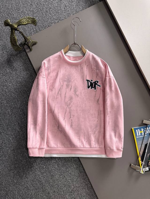 迪奥独家首发25Ss秋冬新款卫衣长袖男女同款 众多明星同款 一般小作坊根本复制不了的工艺 不管是材质还是细节还原度以及工艺制作方面不惧任何挑战，只为给大家奉献绝