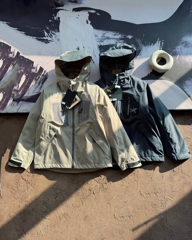 上新 Arc'teryx 始祖鸟 运动户外全天候防风透气登山羽绒服三合一外套可拆卸内胆男女同款 热度款一件难求！始祖鸟 ，为应对极端突变天气而生。 360°三维