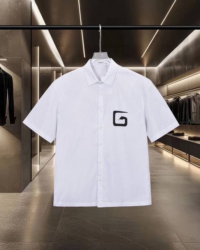 Givenchy 纪梵希 Gvc 爆款来袭 蛇年走秀款胸前后厚板胶G字母Logo短袖衬衫 2025Ss官网新款短袖 衬衫 衬衣，精美工艺 高端版本，专柜定制面料