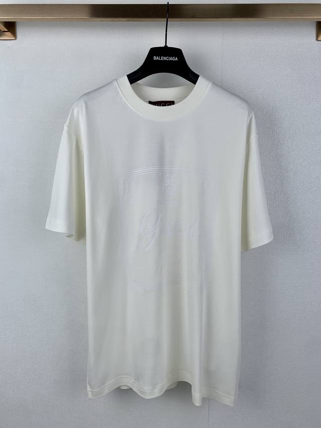 Gucci 古驰 饰典藏印花柔软针织棉短袖T恤 面料：60支单纱双面 170G 罗纹：32支双纱 300G 2026早春女士成衣系列致意Gc时尚造型，以混色搭配