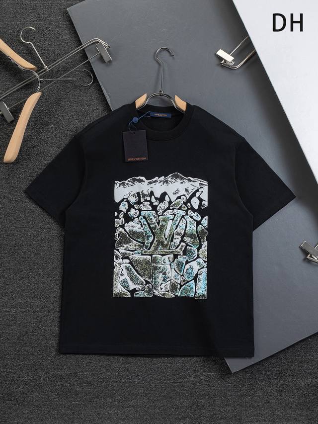 Louis Vuitton 路易威登 1V 驴家 Lv Lv 微宽版型S-Xl Lv 26Ss新品专柜同步专柜上架 多重重工艺 雪山滑雪植绒发泡印花 滑雪系列T