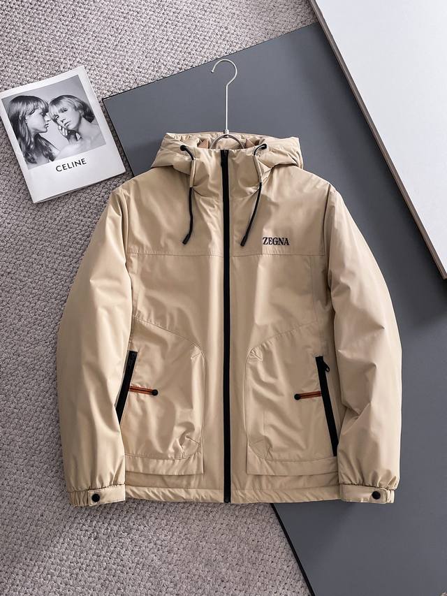 杰尼亚 2025秋冬新款羽绒服 原版1:1订制五金配件全进口原版定制 欢迎专柜对比 绝对的高品质 采用顶级95白鸭绒 超柔软 充羽量蓬松饱满 超级重工 面料做工