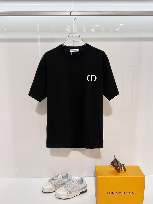 Dior 迪奥 300克圆领短袖T恤 品牌经典 经典简约 胶印 Cd字母Logo压花工艺 2025Ss官方同步 高版本 高品质 时尚个性 百搭潮流 纯原品质 原