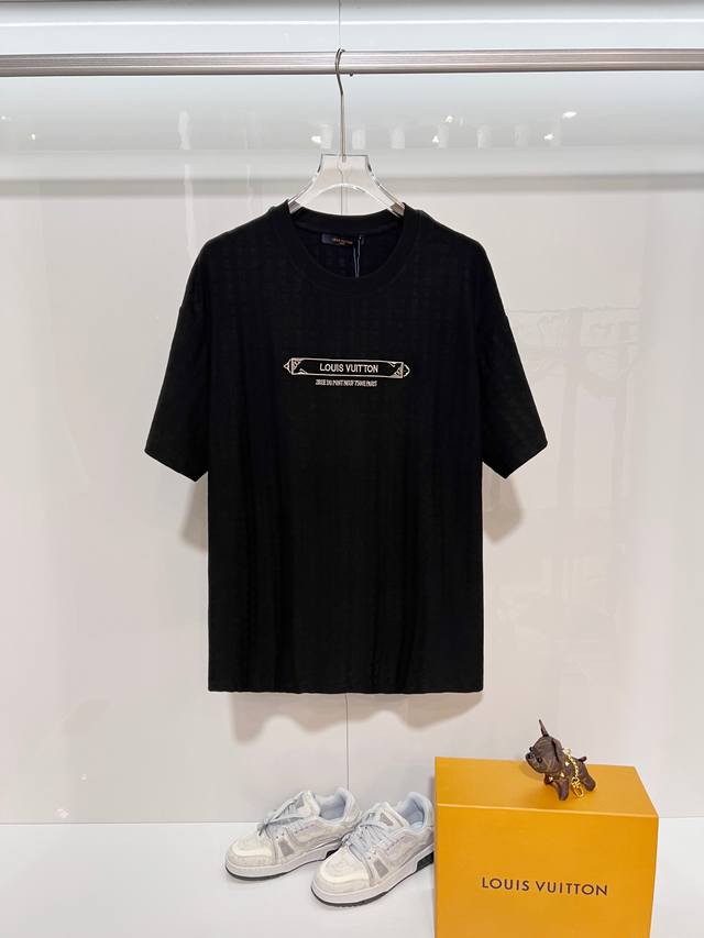 Louis Vuitton 路易威登 高品质320克圆领短袖T恤 品牌经典 1V 驴家 满印老花毛巾绣拼接刺绣字母Logo 2026Ss早春官方同步 高版本 高
