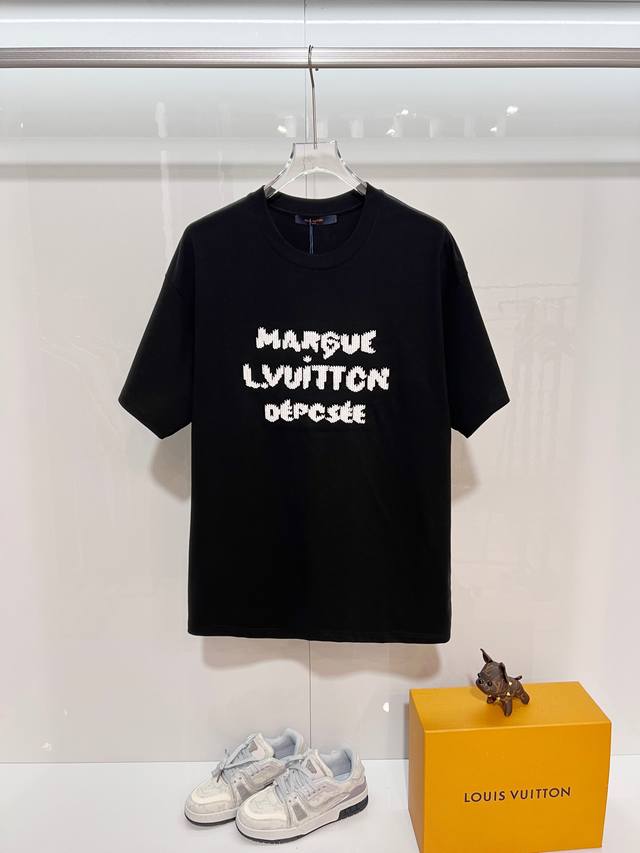 Louis Vuitton 路易威登 高品质320克圆领短袖T恤 品牌经典 1V 驴家 胸前万针刺绣字母Logo 2025Ss官方同步 高版本 高品质 时尚个性