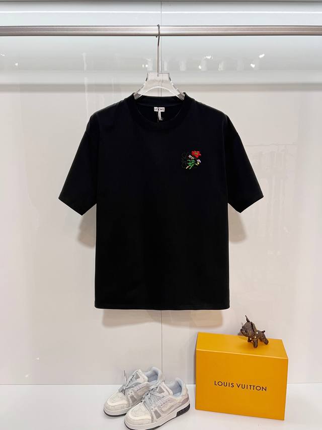 Loewe 罗意威 高品质320克圆领短袖T恤 品牌经典 拼色万针刺绣玫瑰花字母Logo 2025Ss官方同步 高版本 高品质 时尚个性 百搭潮流 纯原品质 原