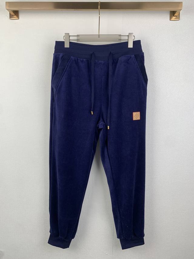 Louis Vuitton 路易 丝绒纯色徽章休闲长裤 定制面料 1:1定制五金， ，对标对版制作 细节无可挑剔 Size：S M L Xl