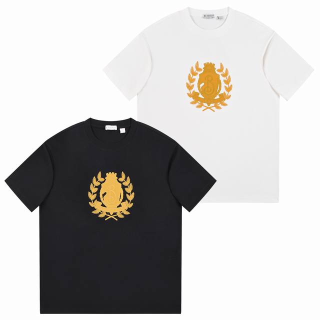 Burberry Bbr 巴宝莉 战马 Bbr 巴博利 微宽版型S-Xl Bbr 26Ss新款独家限定 专柜最新款 胸前金线麦穗花勋章1856刺绣 精美工艺 3