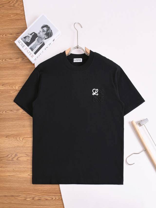 Loewe 罗意威 Loewe 高版本 微宽版型S-Xl 罗意威 26Ss 新品官网同步发售 经典个性简约双拼色小标Logo刺绣 多重重工艺 圆领短袖男女同款！