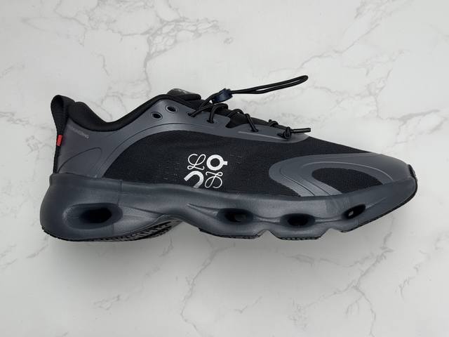 合作私 On昂跑 Cloudvista 2 Waterproof 户外街头机能风跑步鞋 Cloud Hi Edge户外机能融合街头潮流 越界开启全新都市探索 C