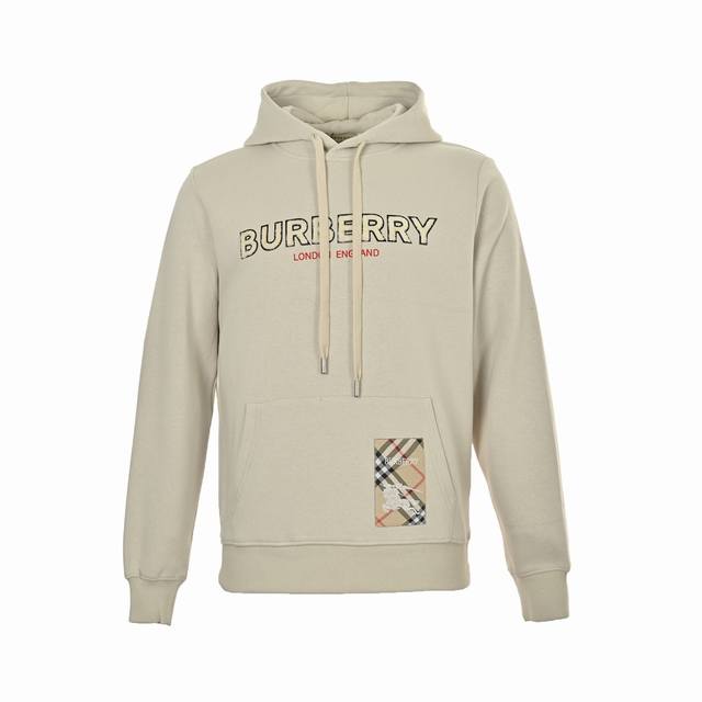 精修实拍 售后无忧 Burberry 巴宝莉 25Fw 毛巾贴布字母连帽卫衣 Burberry 连帽卫衣，采用86%棉混纺面料，柔软透气兼顾挺括感，正肩立体裁剪