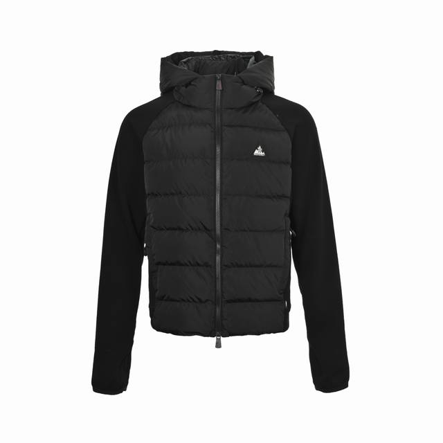 精修实拍 售后无忧 Moncler 蒙口 三角标梭织拼接连帽羽绒服 定制哑光晶格气盾绒，以及300D高密压光涂层，使用新国标90白鸭绒 欢迎检测 ，冲绒量十足，