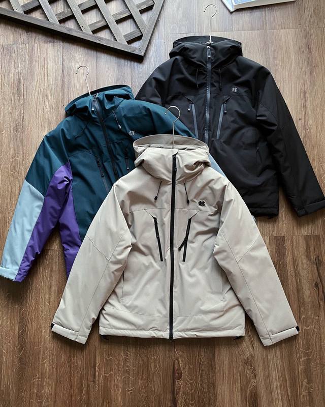 Kolon Sport可隆防水压胶连帽夹克男戈尔户外防风外套露营宽松版休闲棉服上衣！！秋冬新品棉服～ 商品参数 品名: