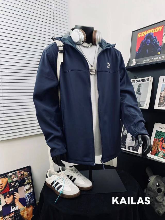 Kailas凯乐石运动户外训练限定连帽重工情侣冲锋衣 重工出品 秋冬必备大爆款男女同款 爆款上线 简直好看到爆了 版型绝佳超极好看 必入强烈种草款 小红流量爆款