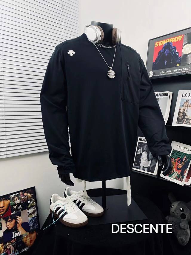 Descente迪桑特半拉链小口袋高版本休闲运动衣 7A级面料柔软细腻 扛菌黑科技 不得不推荐一款非常受欢迎的硬货！三标齐全 专用包装袋 面料有型 更有质感 口