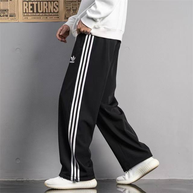 上新 逼格满满冬季新款万针刺绣Logo三叶草阿迪达斯三条杠阔腿裤情侣款男女同款宽松版型运动裤休闲裤男士长裤子女士加绒加厚保暖卫裤青年哈伦裤 Adidas 阿迪达