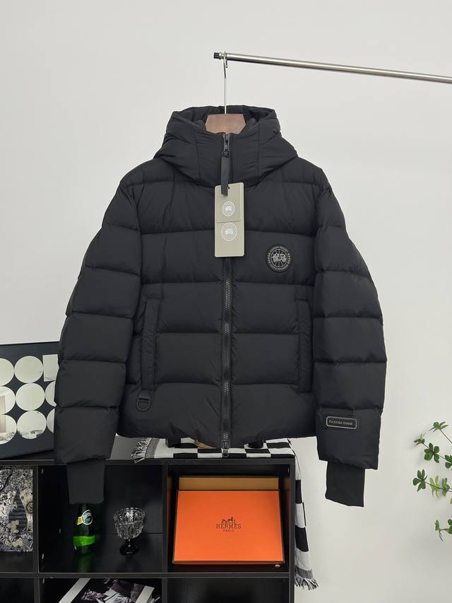 Canada Goose丨欧阳娜娜二代连帽羽绒服黑标面包服男女款 黑色 Canada欧阳娜娜2代最新Canada鹅黑标 界中必不能缺少的黑标！设计师最新款！一直