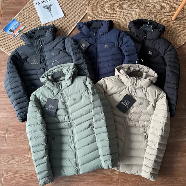 Kolon Sport可隆户外排骨棉服｜科技保暖与型格双在线 户外穿搭既要保暖实用，更要兼顾利落版型！这款可隆排骨棉服，精准拿捏户外场景需求与日常审美，上身自带